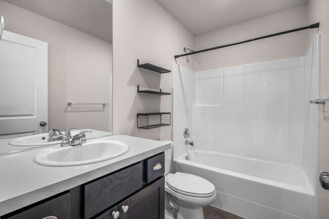 Building Photo - 2022-Like New-Construction 4BR/2.5BA, 1,700 sqft. NW Spokane