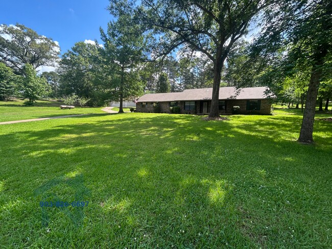 Building Photo - 104 Pinewood Ct