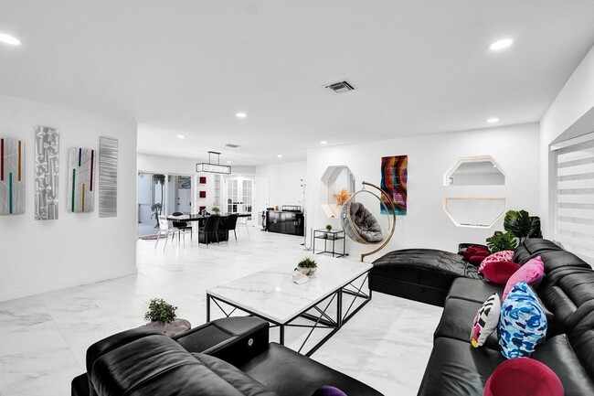 Building Photo - 3681 N 54th Ave