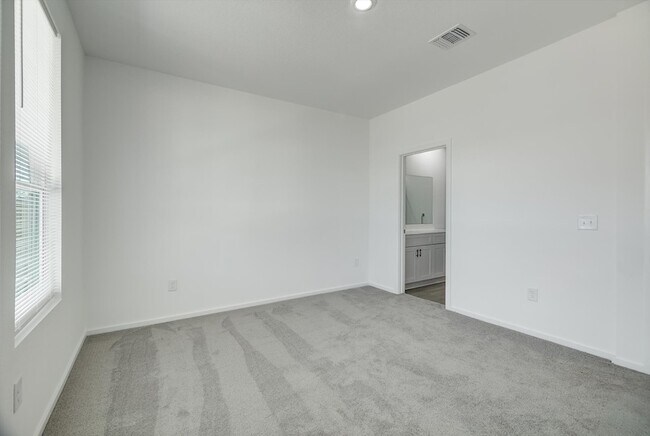 Building Photo - 519 Louis Ln