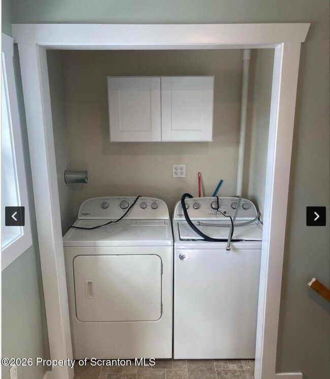 Building Photo - 402 S Valley Ave