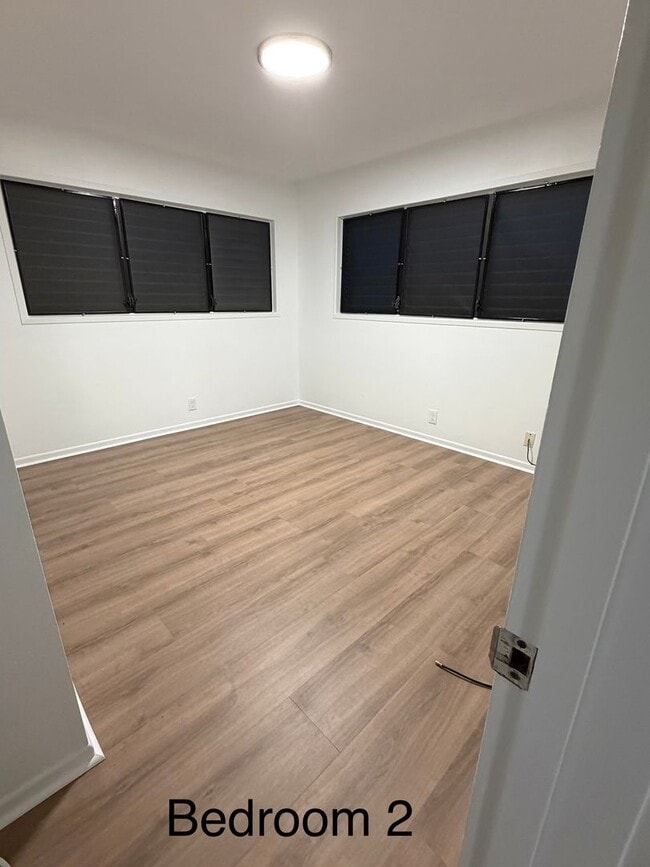 Building Photo - 2 bedroom 1 bath Cottage in the Aliamanu/Salt Lake area