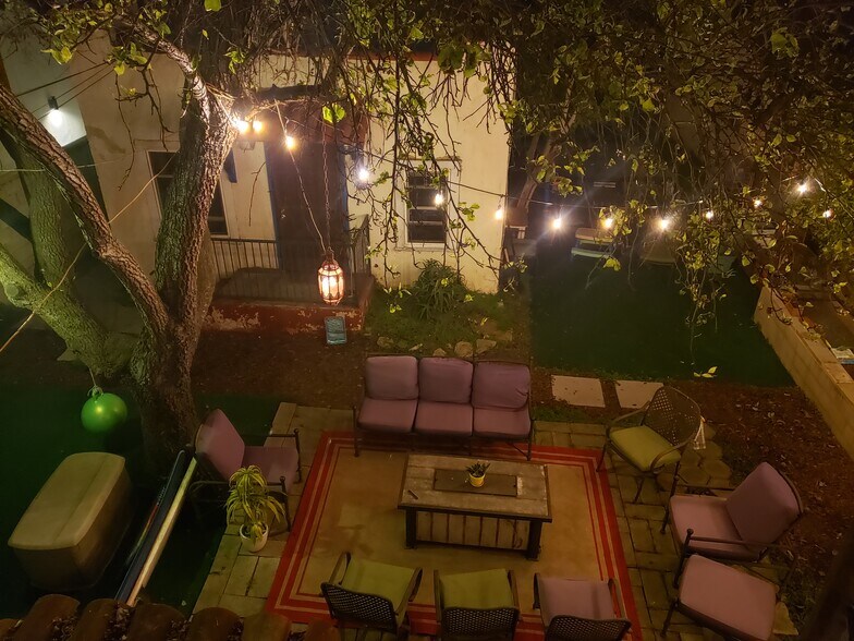 Yard & Fire Table - 613 Broadway St