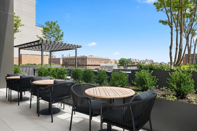 Building Photo - 2230 Cropsey Ave