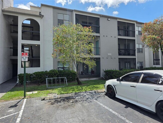 Primary Photo - 2030 Cascades Blvd