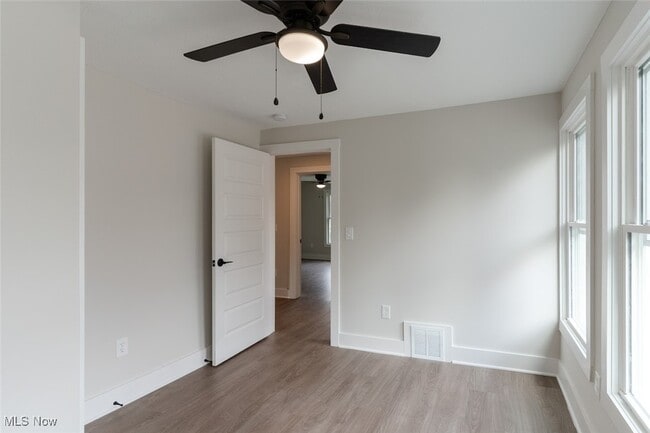 Building Photo - 1464 E 123rd St