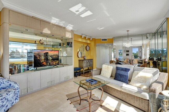 Building Photo - 1481 S Ocean Blvd