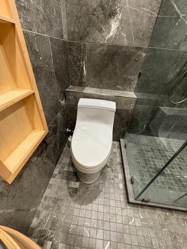 Building Photo - 1525 N Front St