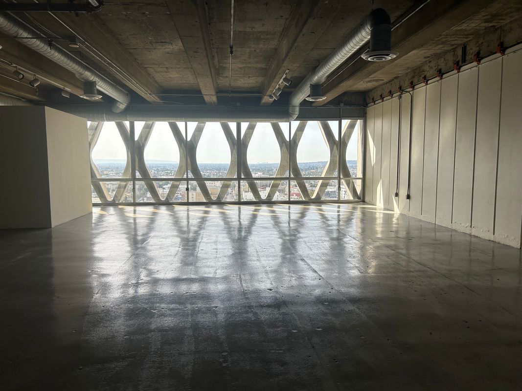 Building Photo - 2404 Wilshire Blvd