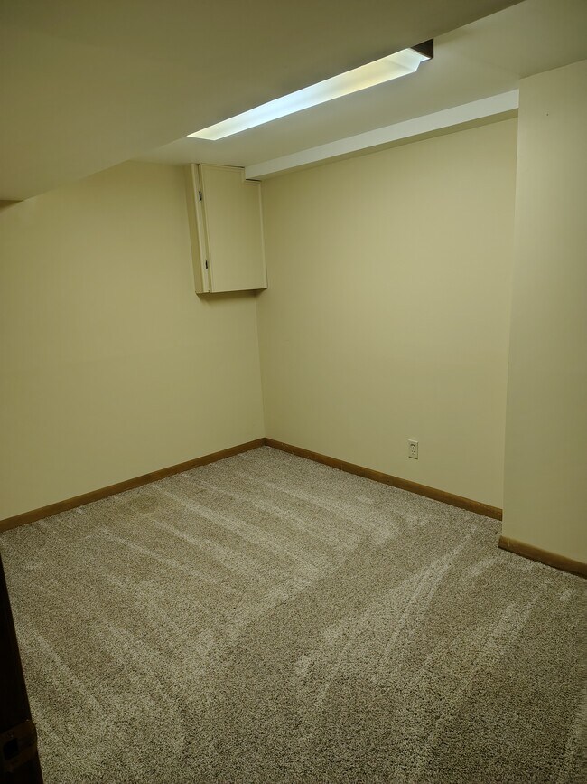 Building Photo - 1332 Truman Pl