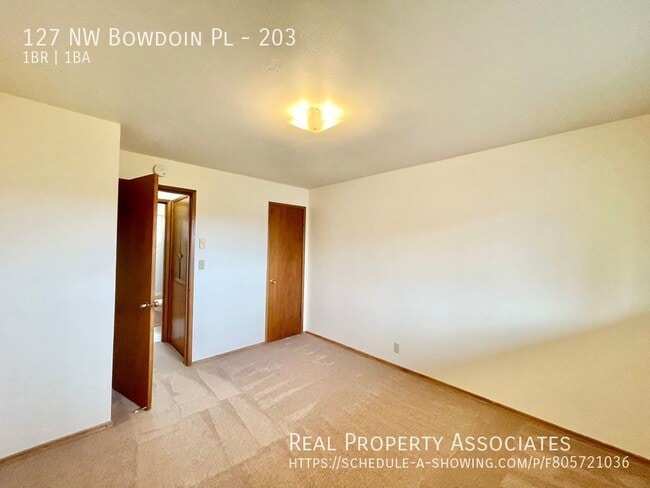 Building Photo - 127 NW Bowdoin Pl