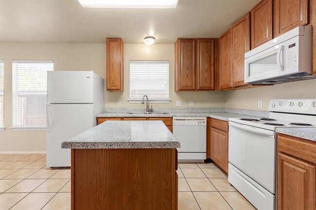 Building Photo - 7400 Cayenne Ln