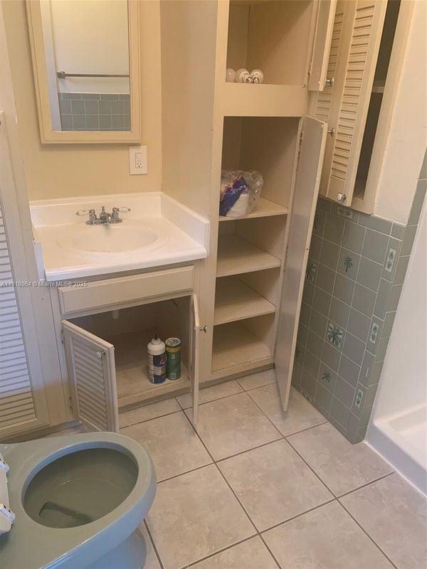 Building Photo - 514 Palermo Ave