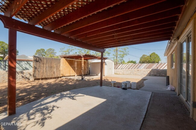 Building Photo - 9309 Montgomery Dr