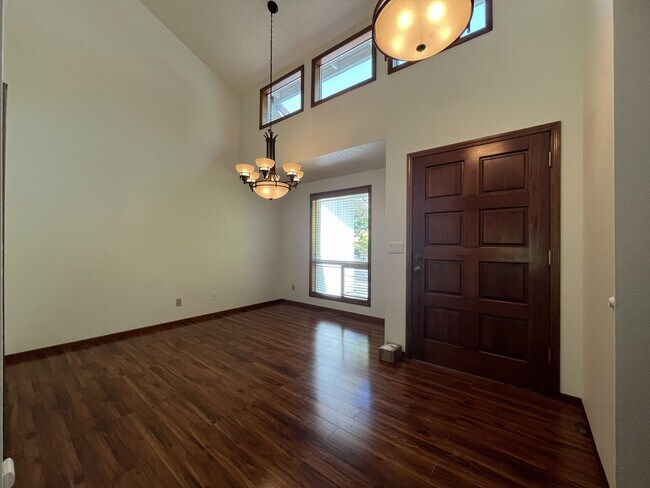 Building Photo - Charming Single-Level Home with Multiple Living Areas and Spacious Backyard Retreat