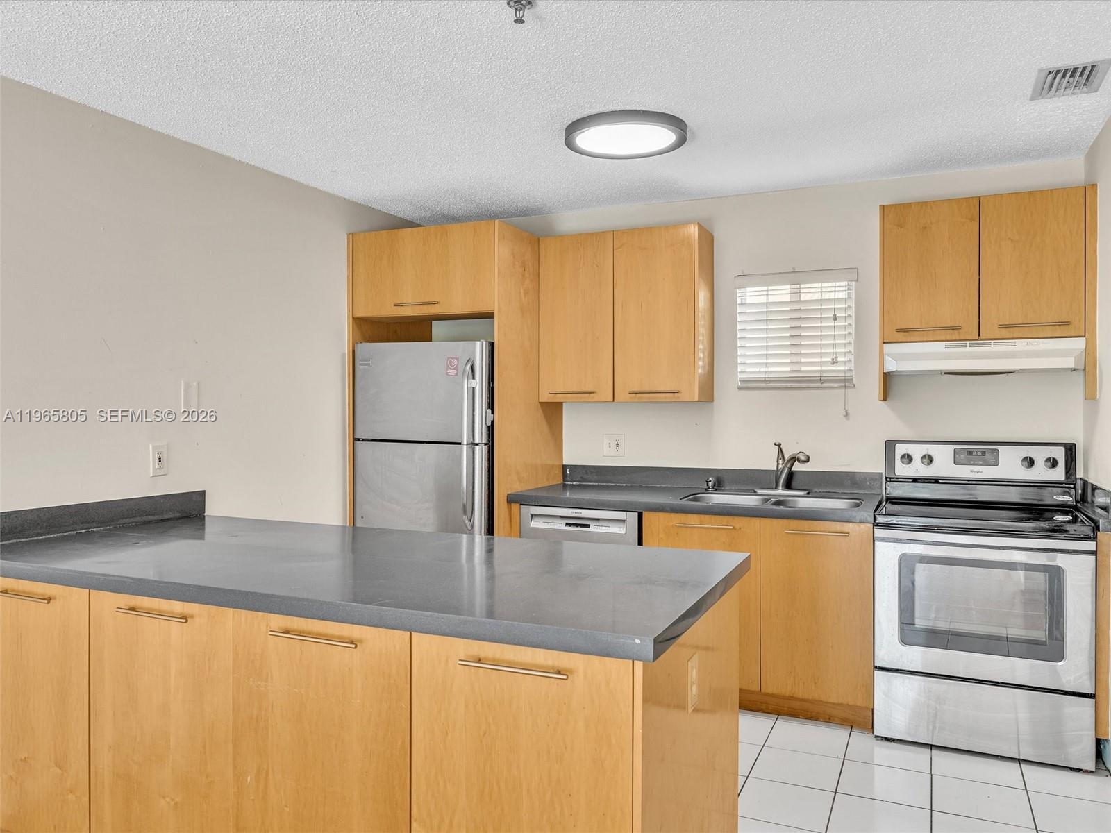 Building Photo - 240 SW 15th Rd