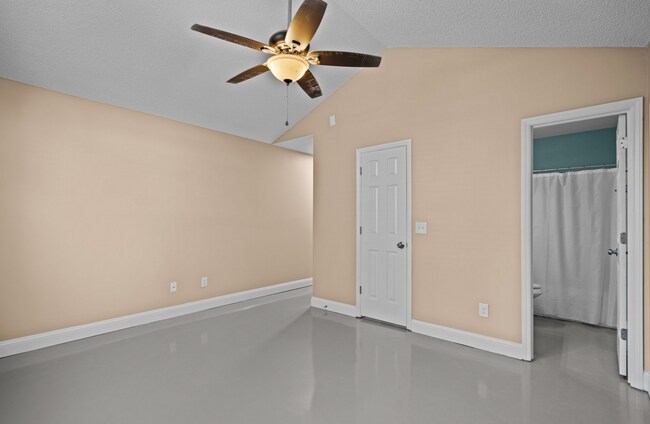 Building Photo - 1160 Shipyard Blvd