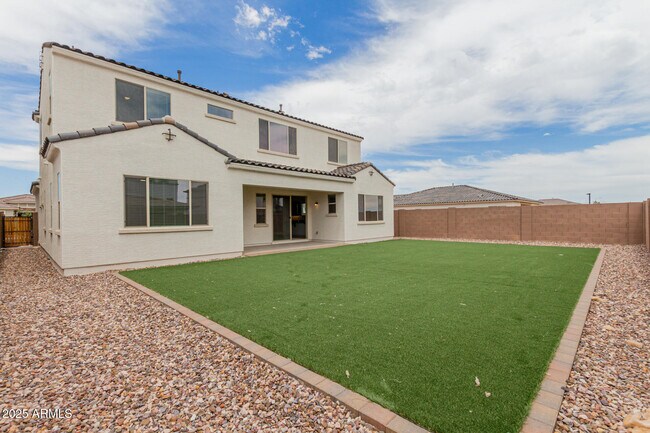 Building Photo - 8817 W Denton Ln