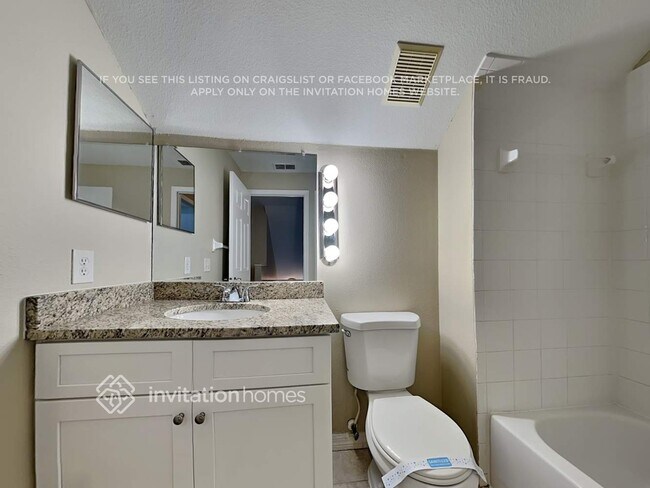 Building Photo - 5803 Meadowpark Pl