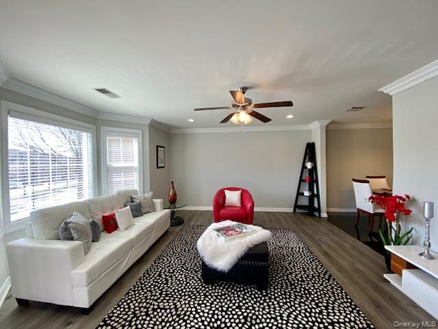 Building Photo - 320 Adams Way