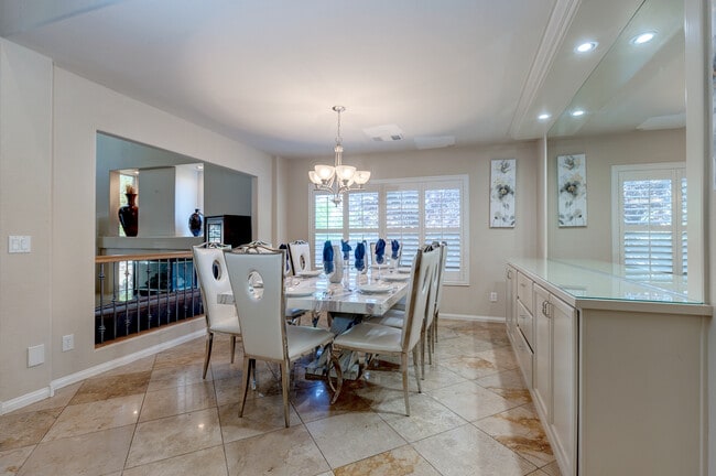 Building Photo - 7748 Jacaranda Hill Ct