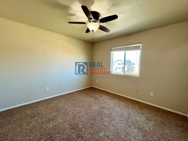 Building Photo - 10276 Deer Meadow Cir