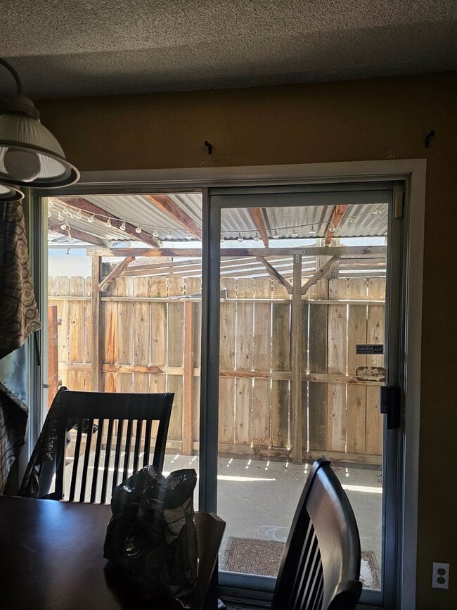Building Photo - Cute partially furnished apartment with sm...