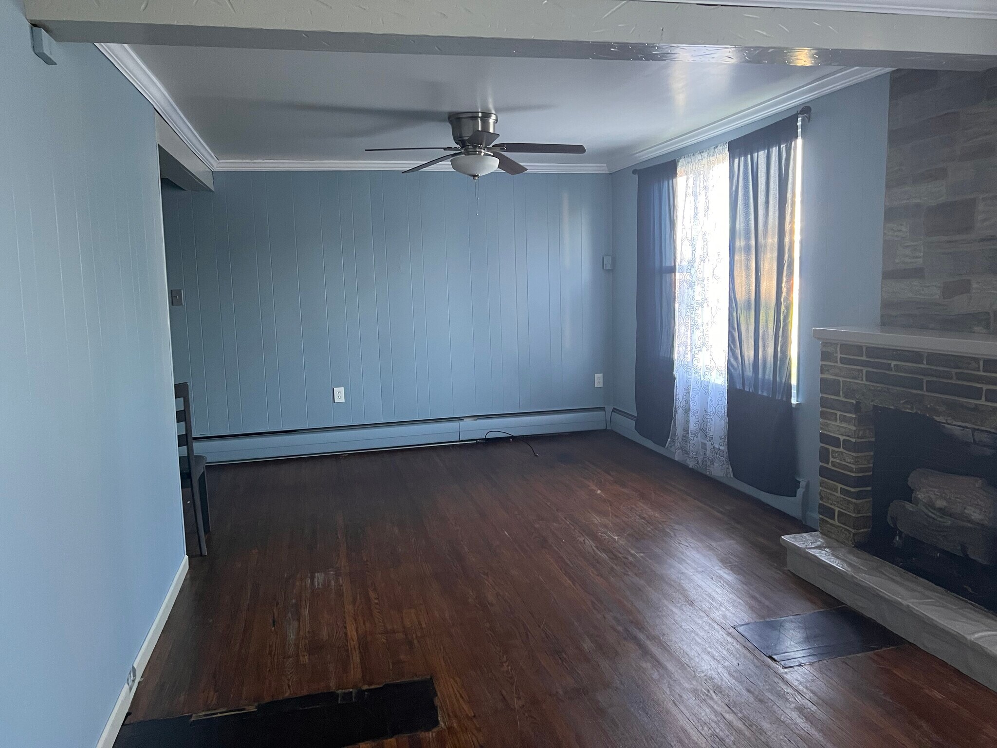 Living room - 1726 Temple Ave