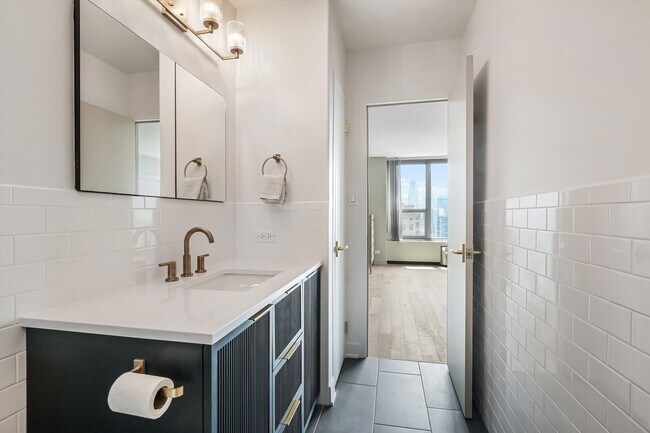 Building Photo - 1550 N Lake Shore Dr