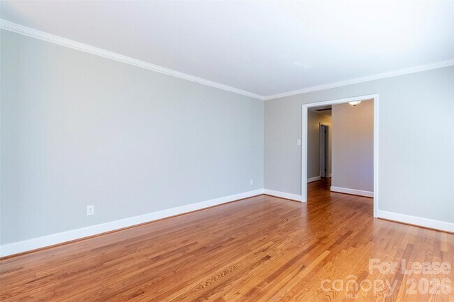 Building Photo - 6618 Castlegate Dr