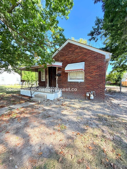 Primary Photo - 5134 Hereford St