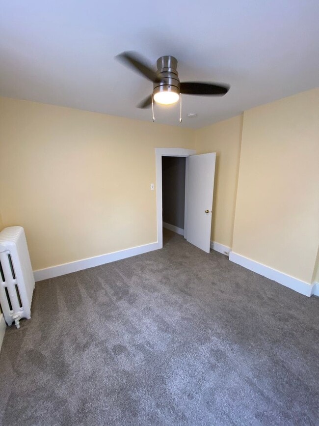 Building Photo - Beautiful Three Bedroom Townhouse in Northwest Lancaster City!