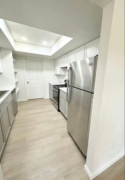 Primary Photo - 6611 Lyrewood Ln