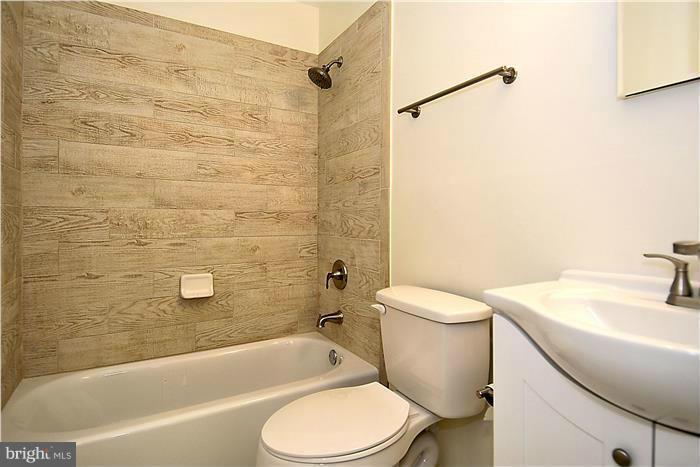 Building Photo - 10706 Kings Riding Way