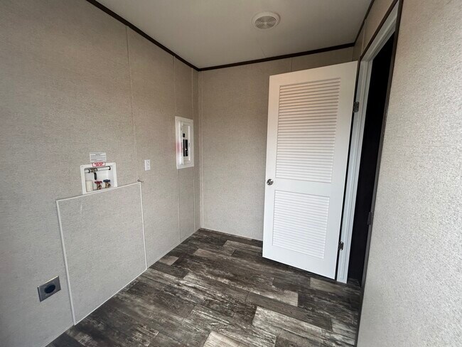 Building Photo - 113 Atakapa Ct