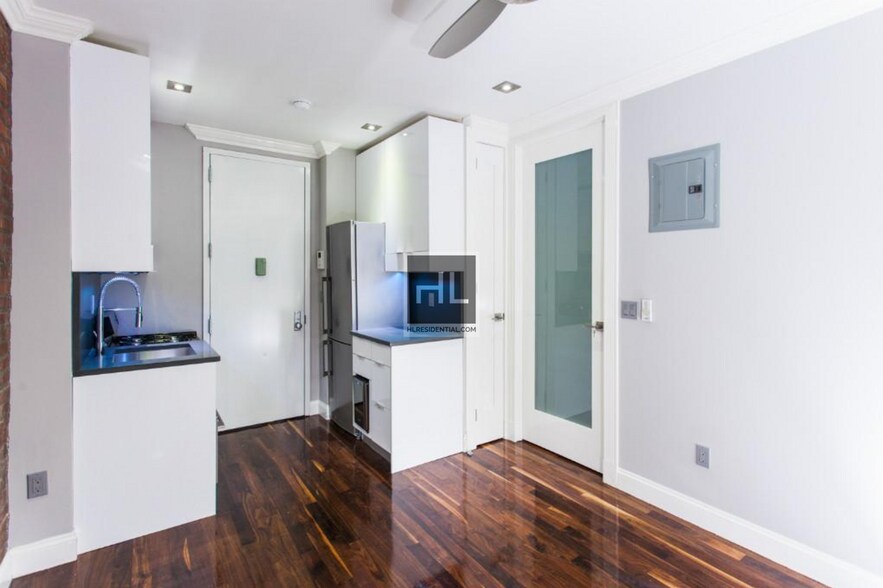 Building Photo - East 50th Street