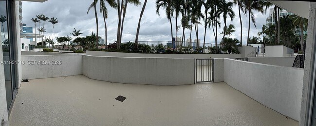 Building Photo - 3029 NE 188th St