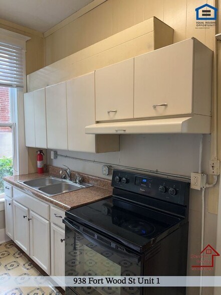 Building Photo - 938 Fortwood St