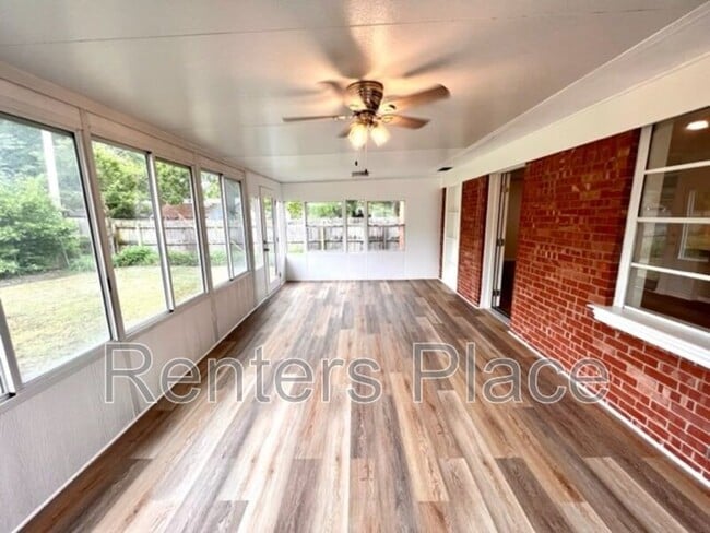 Building Photo - 4616 E 46th St