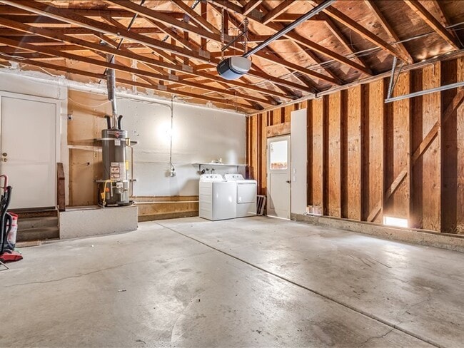 Building Photo - 843 Falcon Way