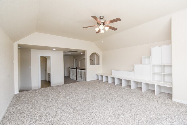 Building Photo - 6203 Ledger Ln