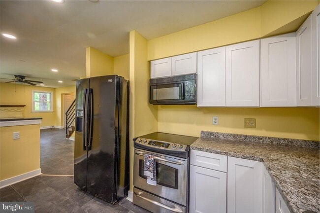 Building Photo - 6007 Bradley Ln