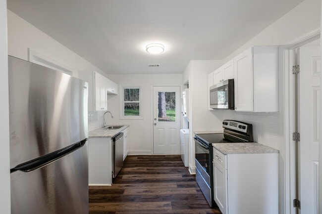 Building Photo - 45 Baker Dr SW
