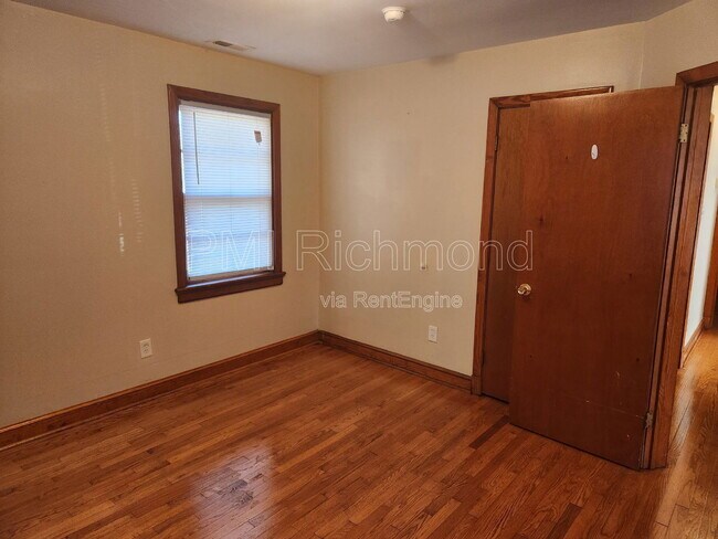 Building Photo - 831 Newkirk Dr