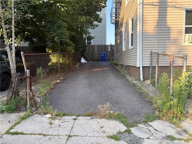 Building Photo - 45 Fuller Ave