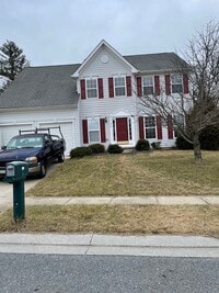 Building Photo - 210 Earhart Ct