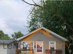 Building Photo - Updated 2 bedroom Home in Hazel Park