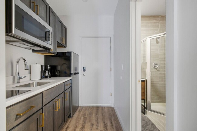 Building Photo - 89 Cottage St