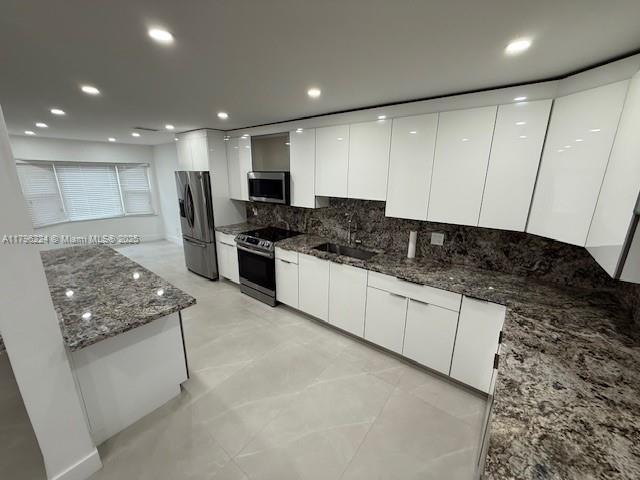 Building Photo - 14404 SW 142nd Ct