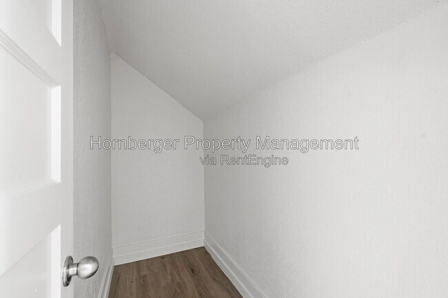 Building Photo - 2719 E Columbia Ave